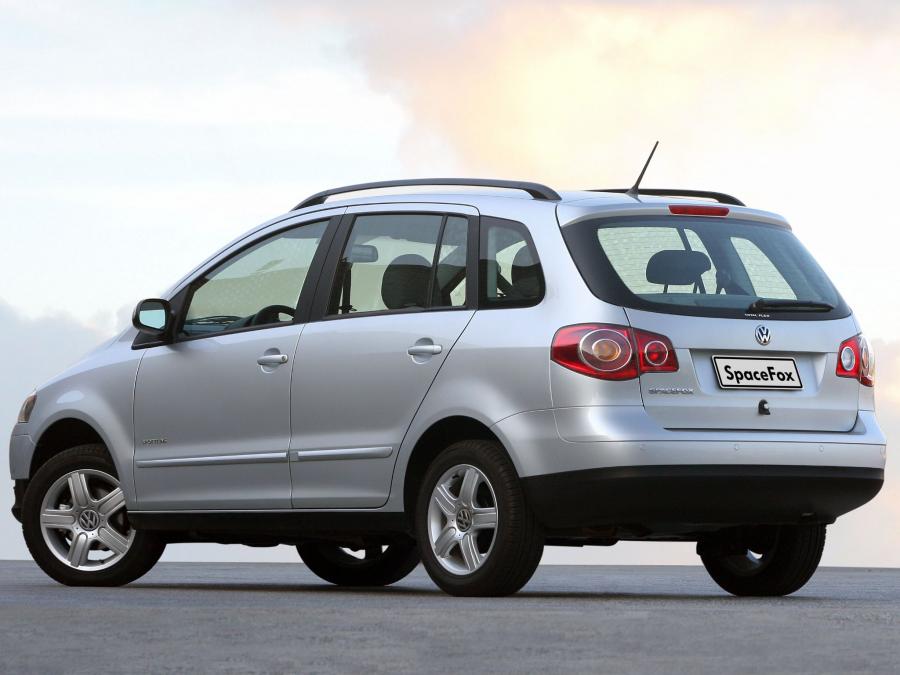  Volkswagen SpaceFox 2006 года  (фото 17 из 21)